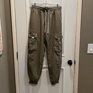 Men's Green Cargo Joggers, drawstring waist, tapered legs, size Medium